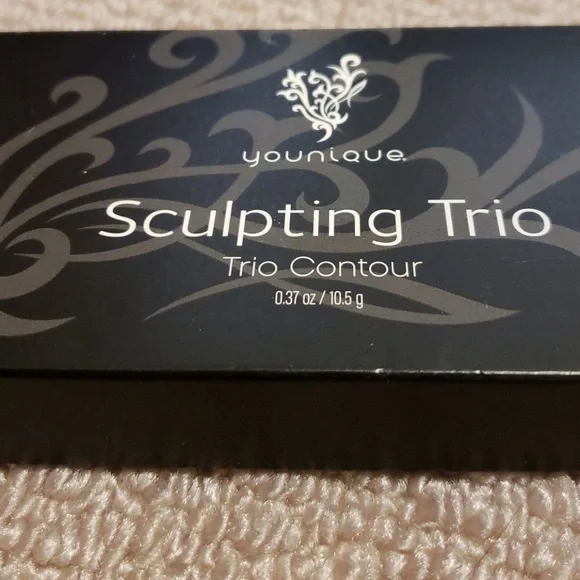 Younique Sculpting Trio & Sexy Pigment - Picture 4 of 7